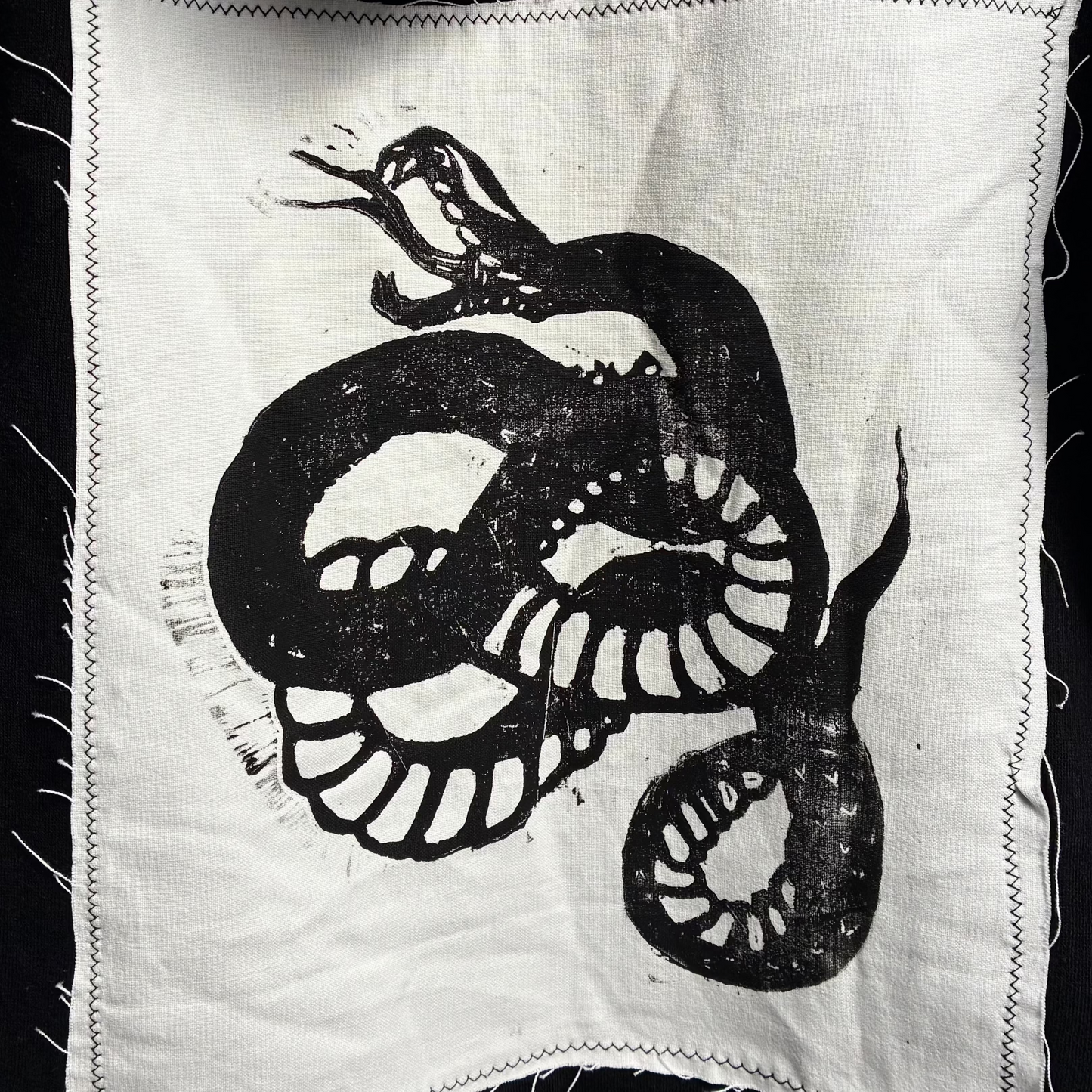 Basic Hoodie – Snake