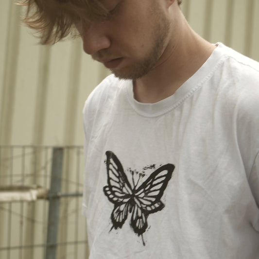 Authentic T-shirt – Butterfly